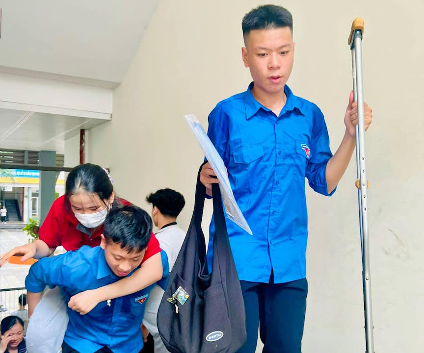 Hơn 5 000 tình nguyện viên Thủ đô tham gia  tiếp sức trong kỳ thi tốt nghiệp THPT