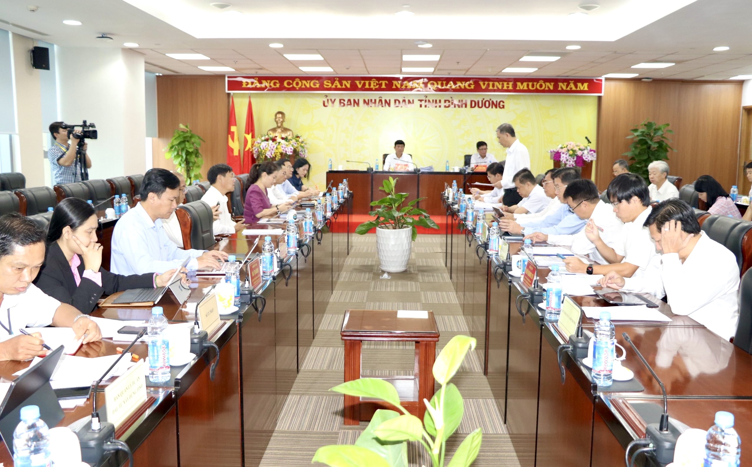 UBND tỉnh Bình Dương xem xét thông qua nhiều nội dung quan trọng
