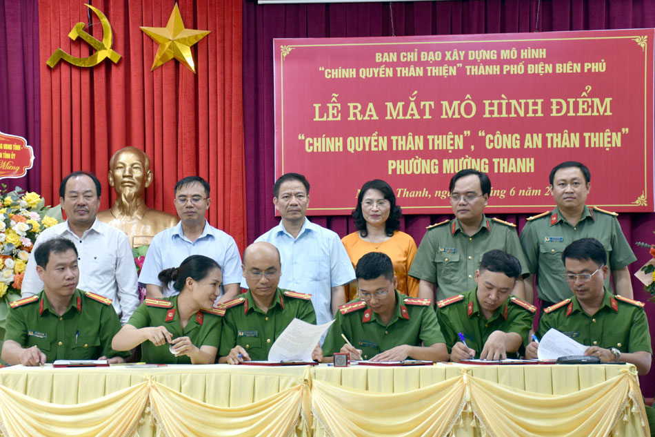 Nhiều địa phương ra mắt mô hình “Chính quyền thân thiện”, “Công an thân thiện”