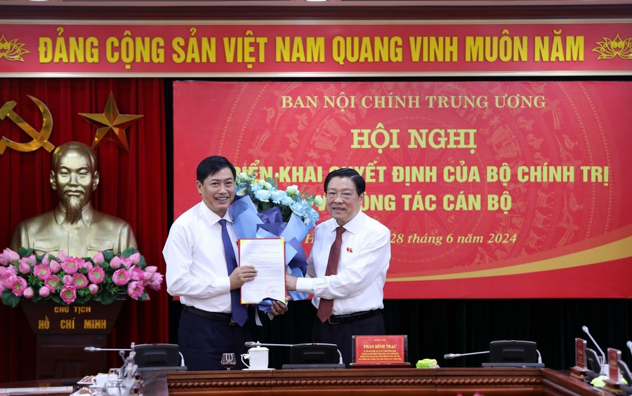 Đồng chí Nguyễn Hữu Đông giữ chức Phó trưởng Ban Nội chính Trung ương