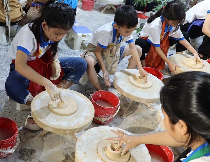 Hà Nội Đỡ đầu 1 277 trẻ có hoàn cảnh khó khăn, mồ côi do COVID-19