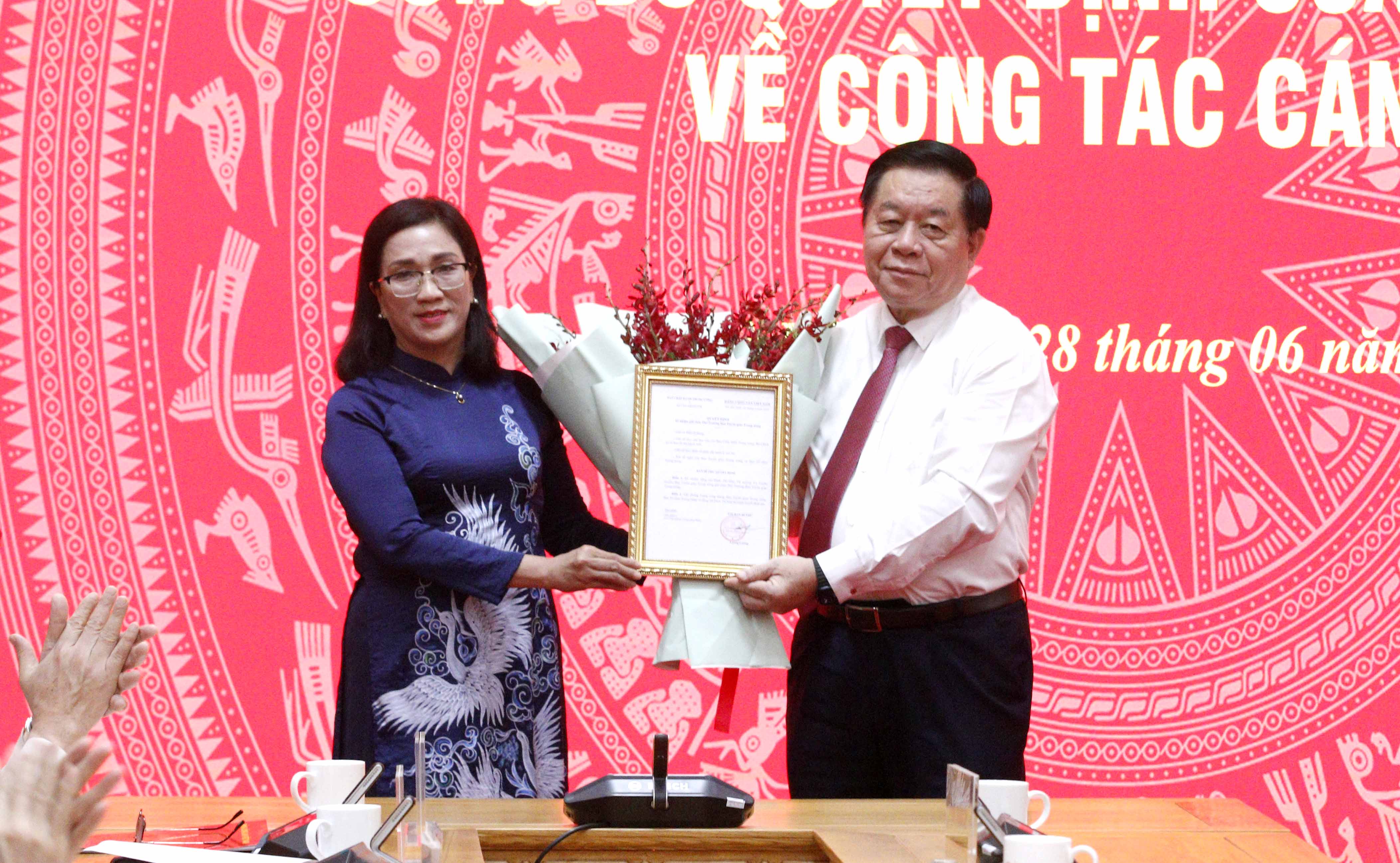 Đồng chí Đinh Thị Mai giữ chức Phó trưởng Ban Tuyên giáo Trung ương