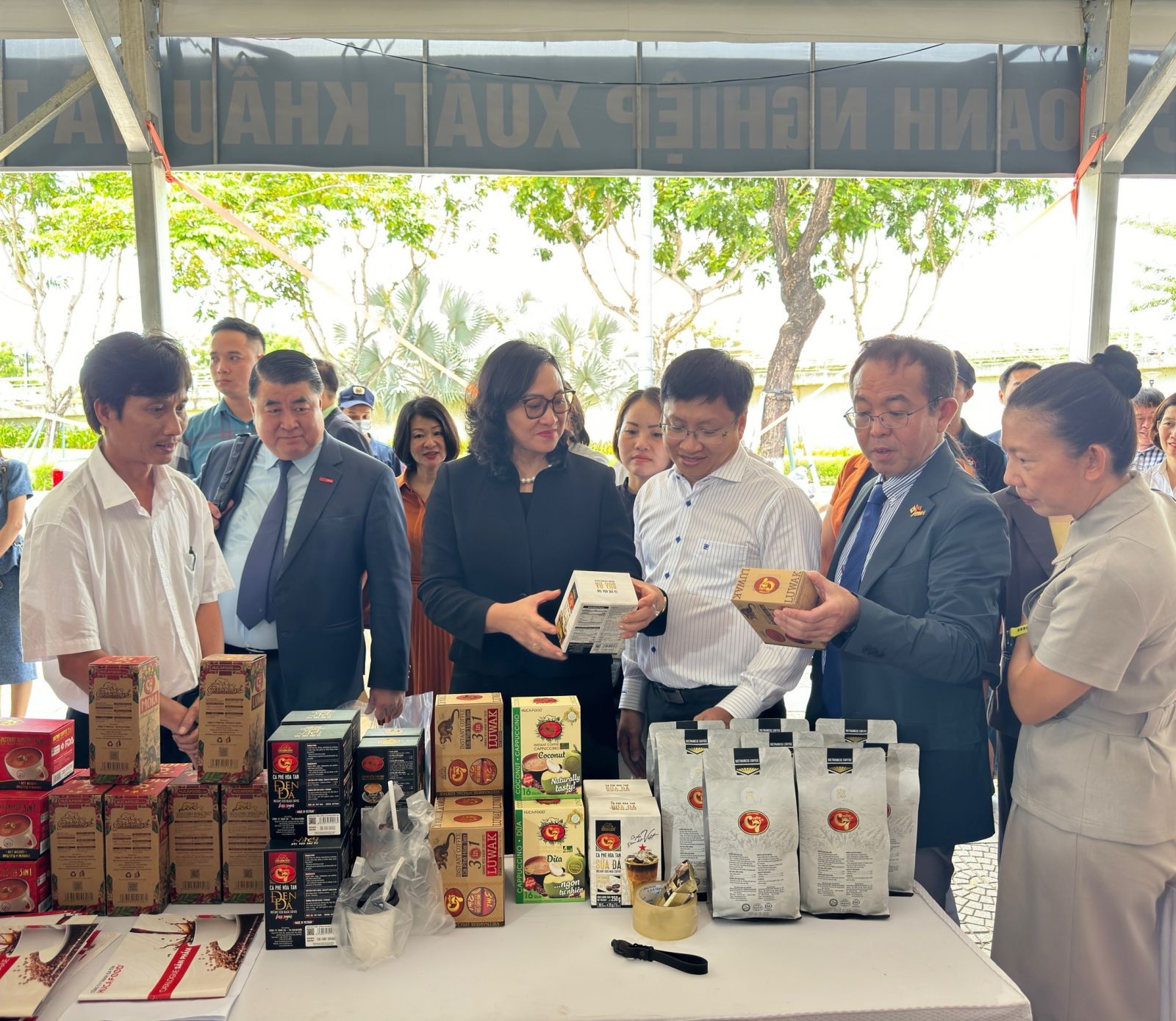 Tăng cường xúc tiến thương mại, liên kết sản xuất, kết nối cung cầu khu vực miền Trung