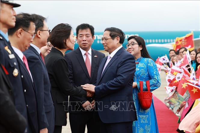 Lễ đón chính thức Thủ tướng Phạm Minh Chính và Phu nhân thăm Hàn Quốc