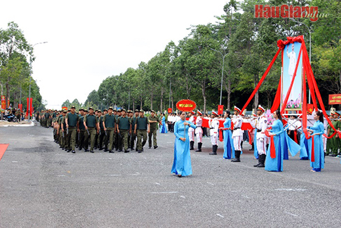 Các địa phương đồng loạt ra mắt lực lượng tham gia bảo vệ an ninh, trật tự cơ sở
