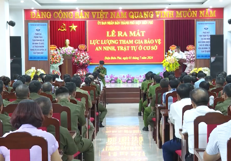 TP Điện Biên Phủ ra mắt lực lượng tham gia bảo vệ an ninh, trật tự ở cơ sở