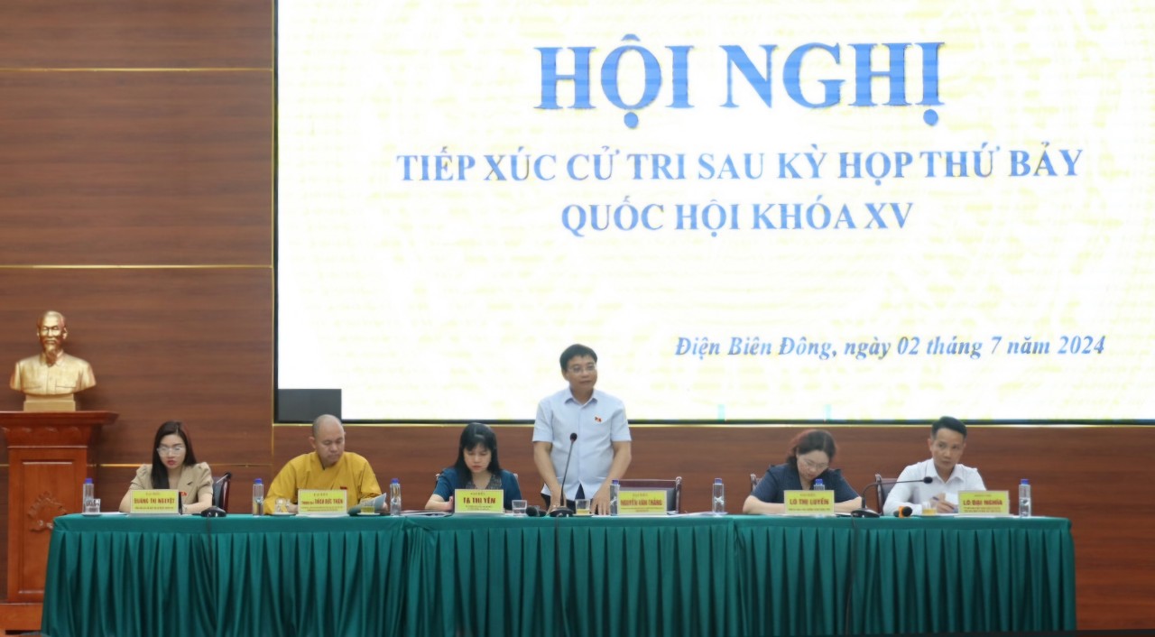 Đoàn ĐBQH tỉnh Điện Biên tiếp xúc cử tri tại huyện Điện Biên Đông