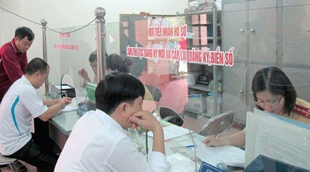 Đối tượng nào được đăng ký và nhận biển số xe tại nhà từ 1 8 2024