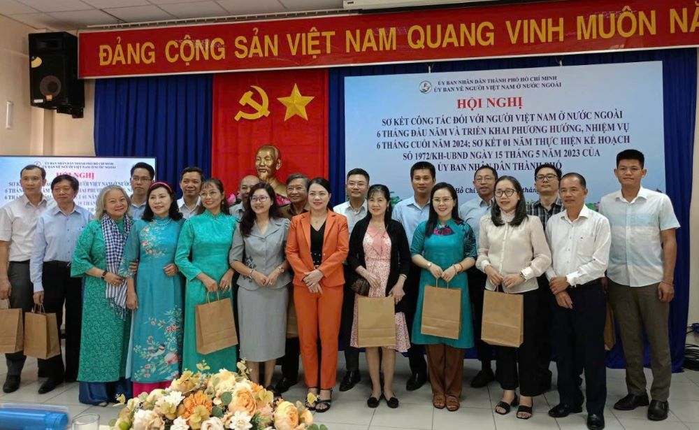 Phát huy các sáng kiến, ý kiến góp ý của các chuyên gia, trí thức, doanh nhân kiều bào