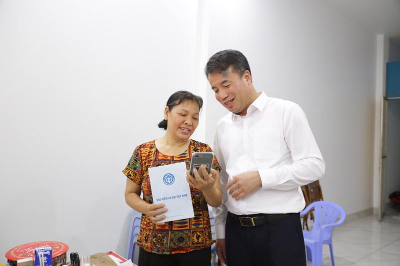 Hà Nội 593 757 người đã được nhận lương hưu, trợ cấp theo mức mới