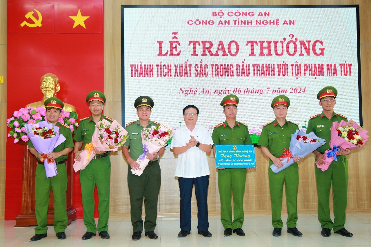 Nghệ An trao thưởng cho các lực lượng triệt phá đường dây buôn bán ma túy