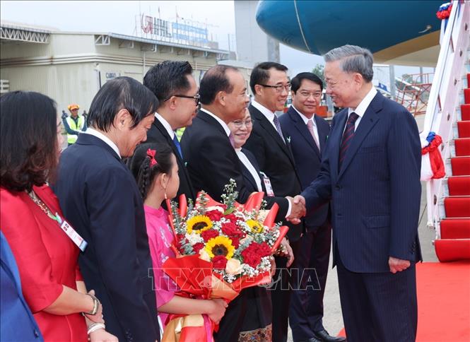 Chủ tịch nước Tô Lâm đến Viêng Chăn, bắt đầu thăm cấp Nhà nước Lào