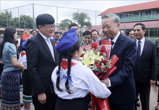 Góp phần đưa quan hệ hợp tác giáo dục Việt Nam - Lào ngày càng phát triển