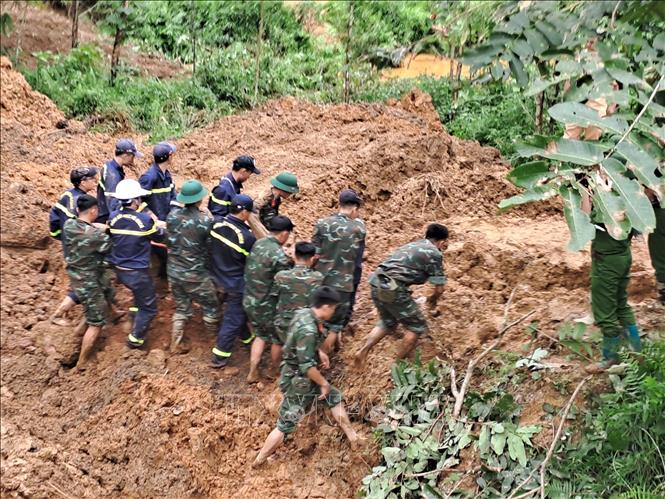 Tập trung khắc phục sự cố sạt lở đất tại Hà Giang