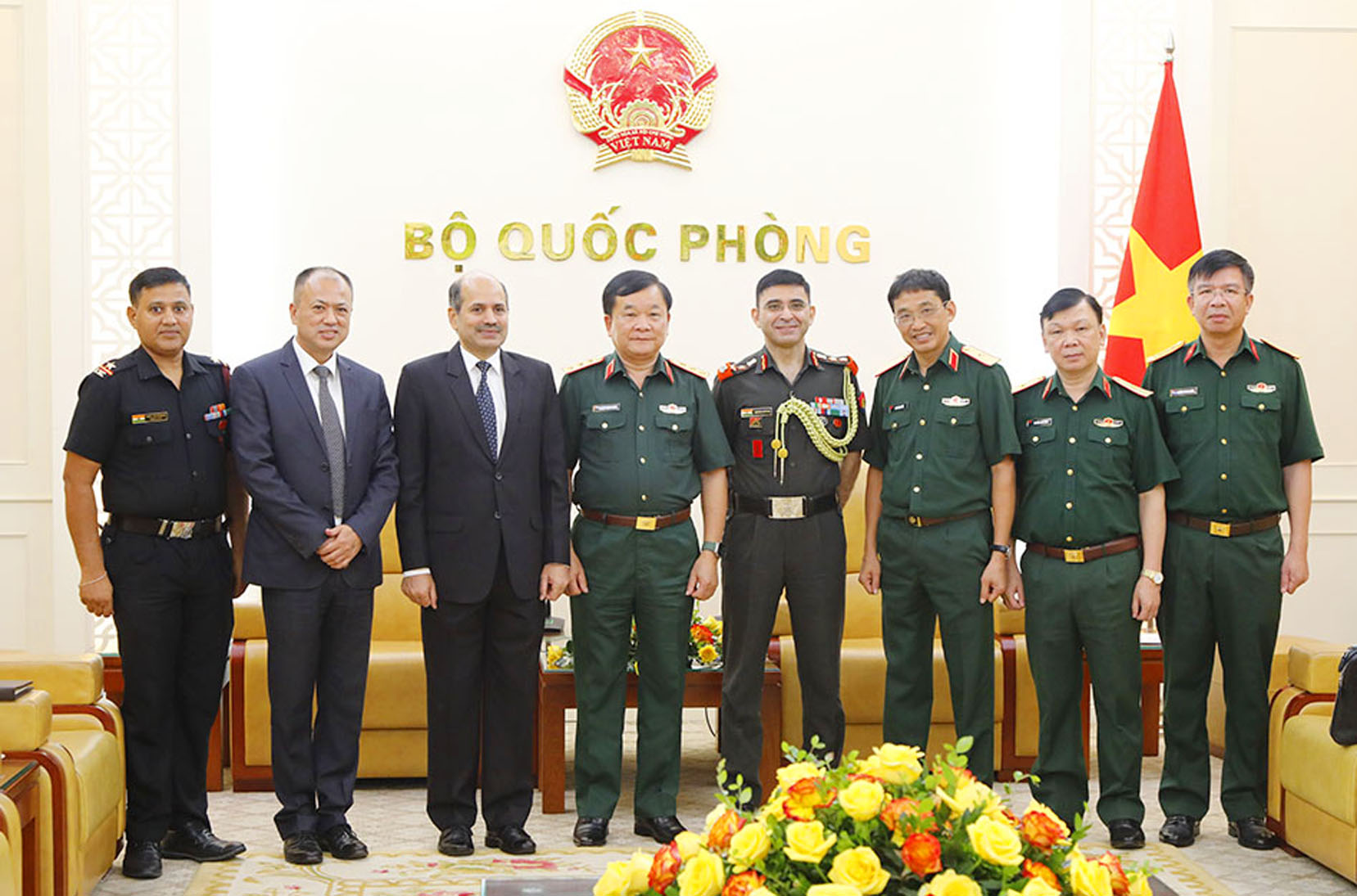 Thượng tướng Hoàng Xuân Chiến tiếp Đại sứ Đặc mệnh toàn quyền Ấn Độ tại Việt Nam