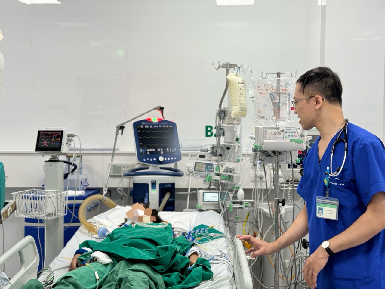 Cứu sống bé gái bị sốc phản vệ do ong mật đốt