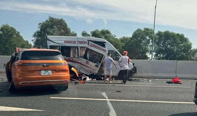 Trách nhiệm pháp lý khi dừng đỗ trên cao tốc gây tai nạn