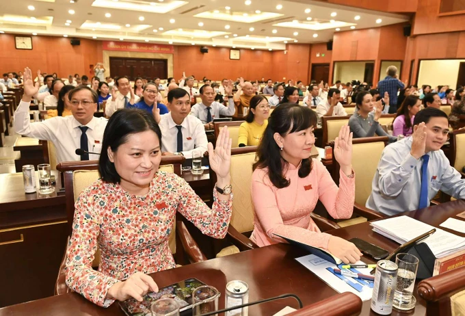 Nhiều nghị quyết quan trọng liên quan tới phát triển kinh tế -xã hội của TP Hồ Chí Minh đã được HĐND Thành phố thông qua