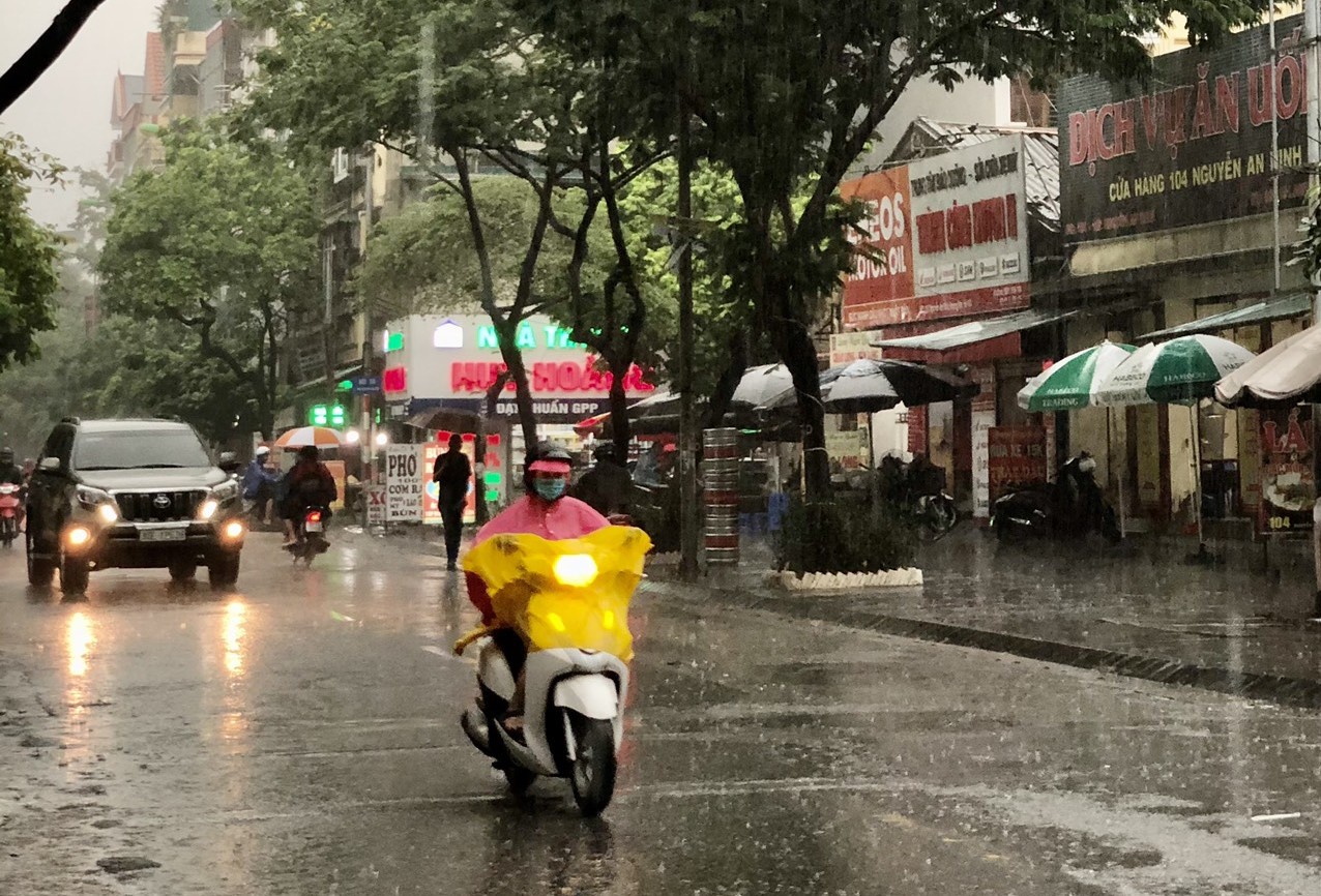 Đêm 18 và sáng 19 7, Bắc Bộ có nơi mưa to với lượng mưa trên 90mm