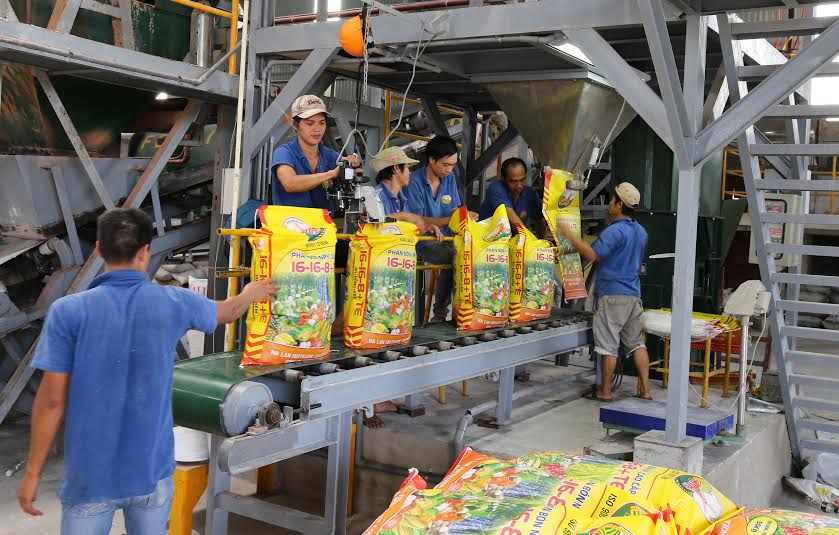 Áp thuế mặt hàng phân bón ảnh hưởng thế nào đến người nông dân