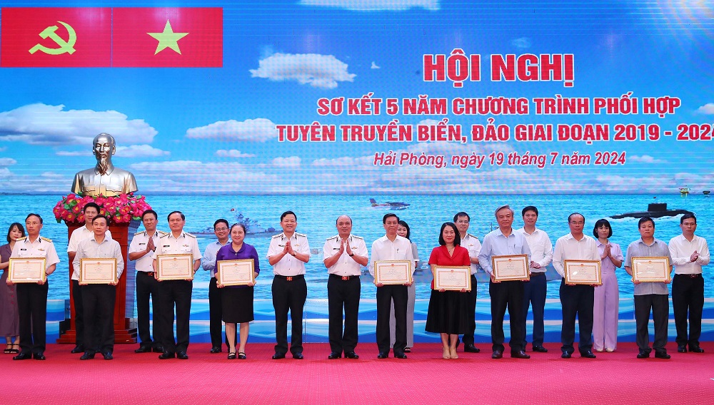 Tăng cường phối hợp triển khai công tác tuyên truyền biển, đảo