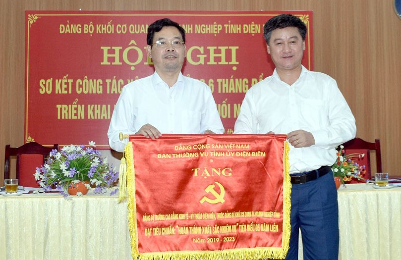 Đảng bộ Khối Cơ quan và Doanh nghiệp tỉnh Điện Biên sơ kết công tác xây dựng Đảng