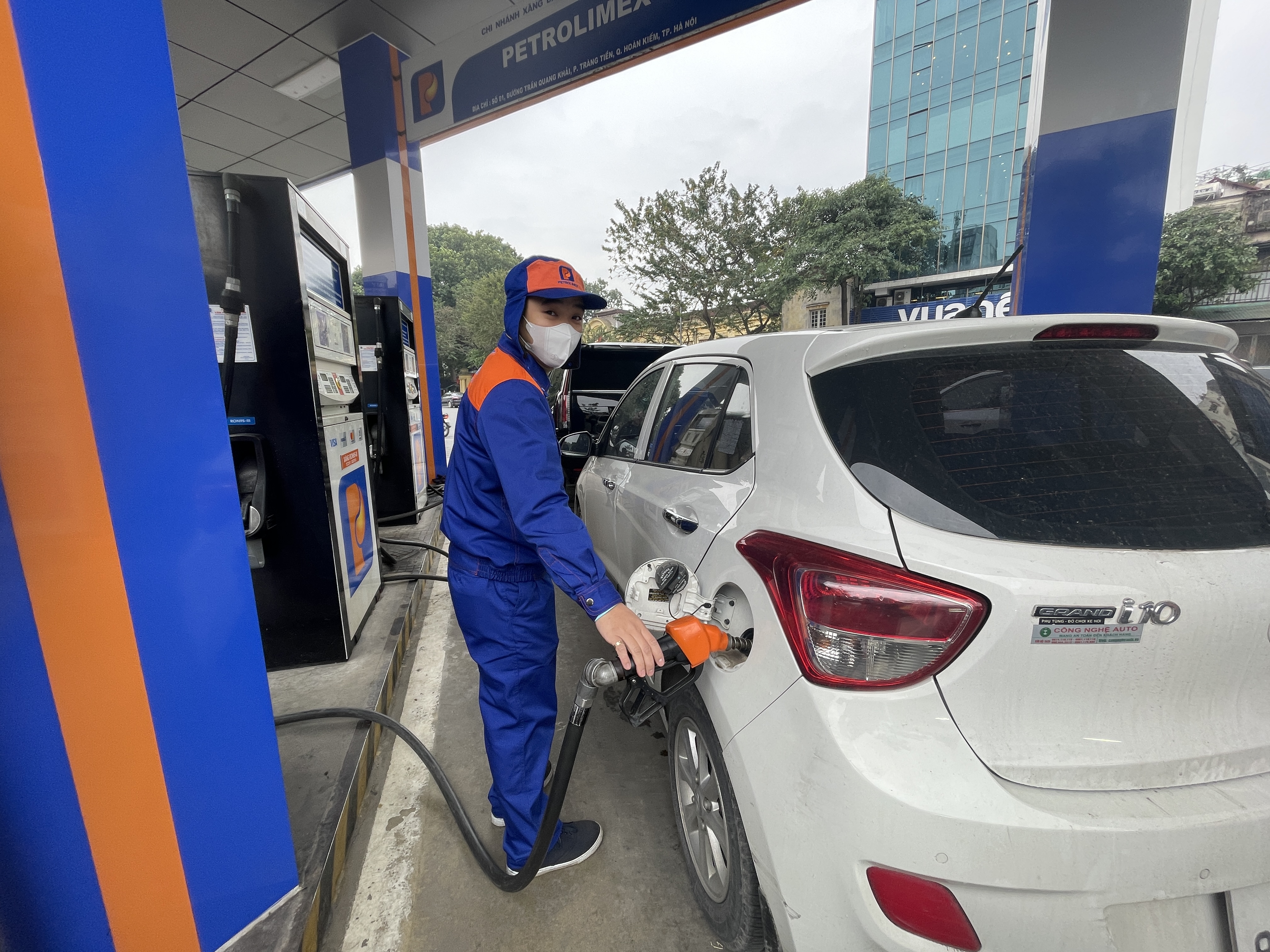 Đảm bảo nguồn xăng dầu phục vụ sản xuất và đời sống