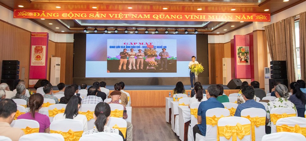 Thi ảnh nghệ thuật và Trại sáng tác mỹ thuật “Về miền di tích, danh thắng xứ Nghệ”