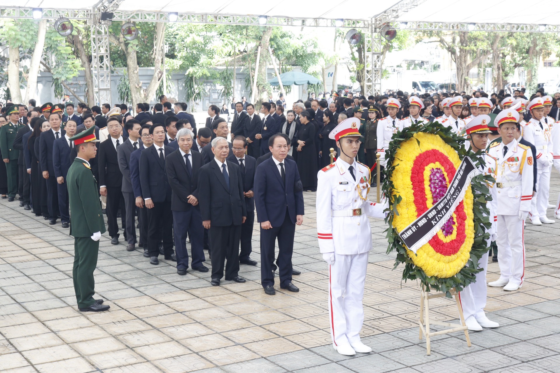 Các bộ, ngành, địa phương, cơ quan viếng Tổng Bí thư Nguyễn Phú Trọng