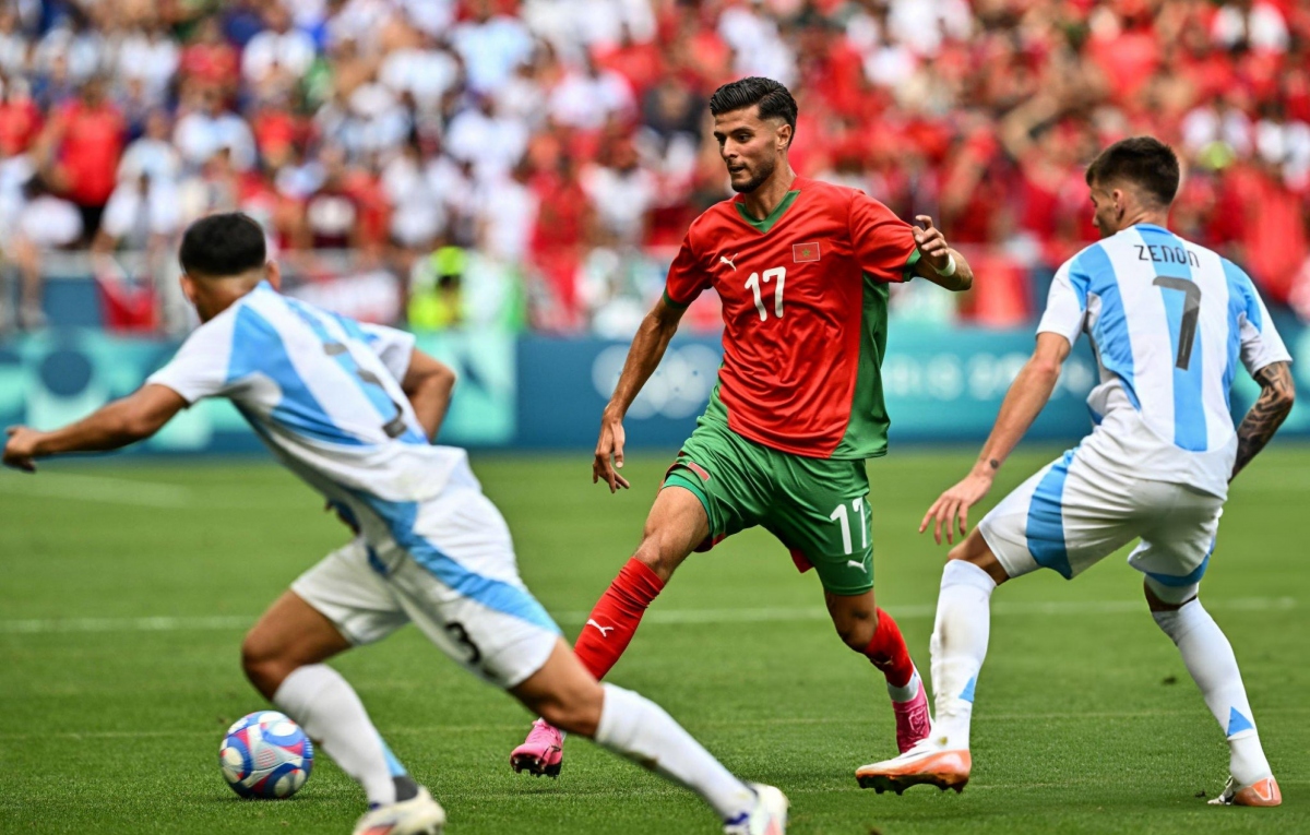 Môn bóng đá Olympic 2024 khởi đầu với nhiều bất ngờ