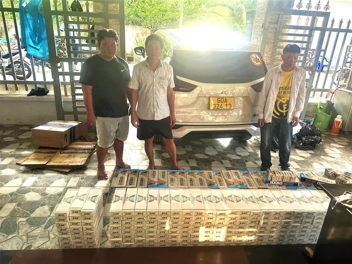 Bắt giữ 3 đối tượng vận chuyển trên 5 000 bao thuốc lá điếu nhập lậu