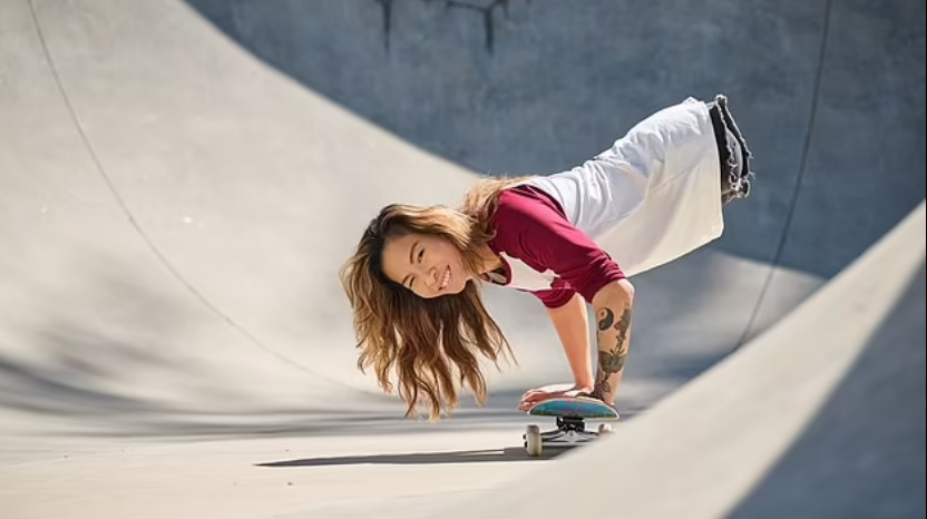 Người phụ nữ khuyết tật lập kỷ lục Guinness về trượt ván bằng tay