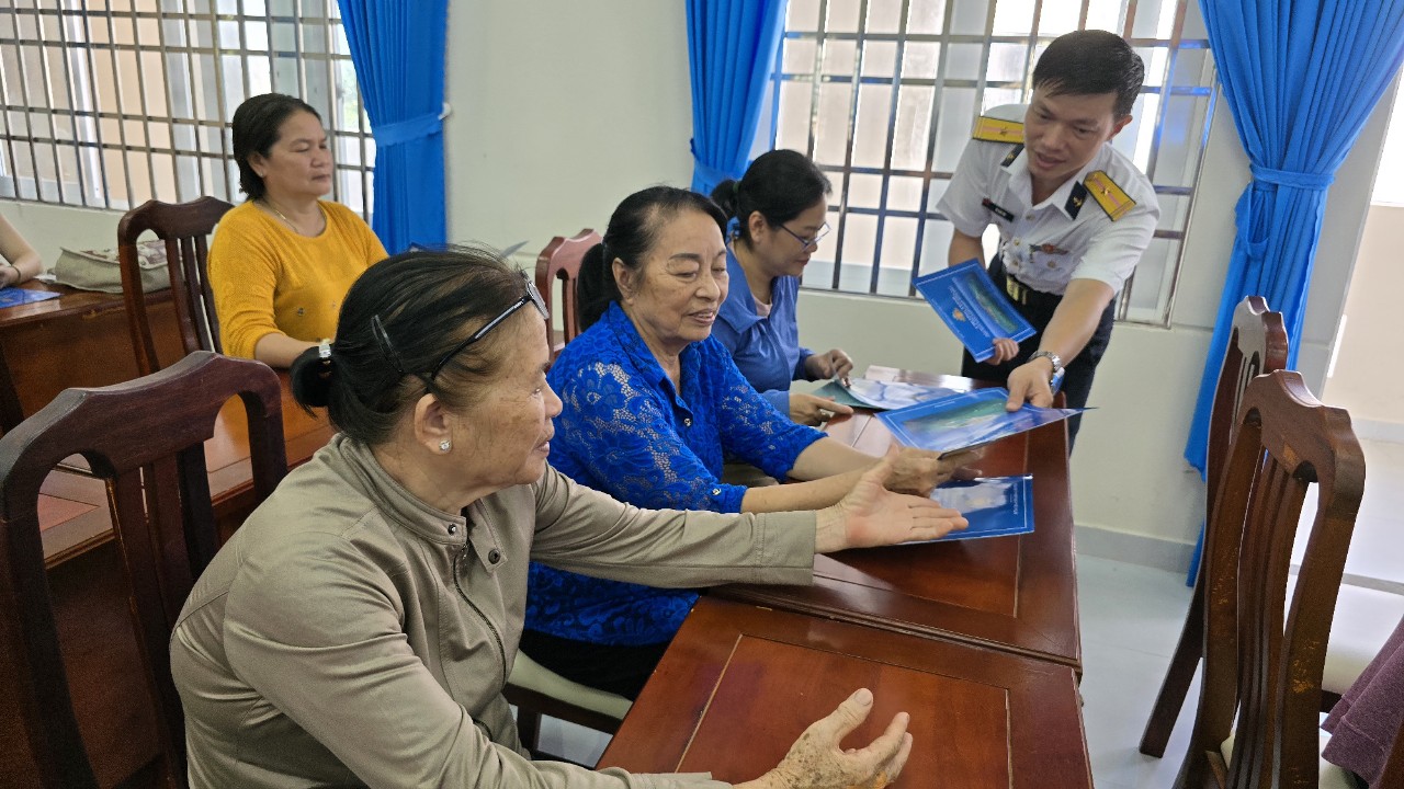 Lữ đoàn 171 tổ chức tuyên truyền biển, đảo