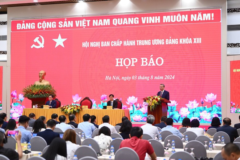 Tổng Bí thư, Chủ tịch nước Tô Lâm Tăng tốc để hoàn thành chỉ tiêu Đại hội XIII