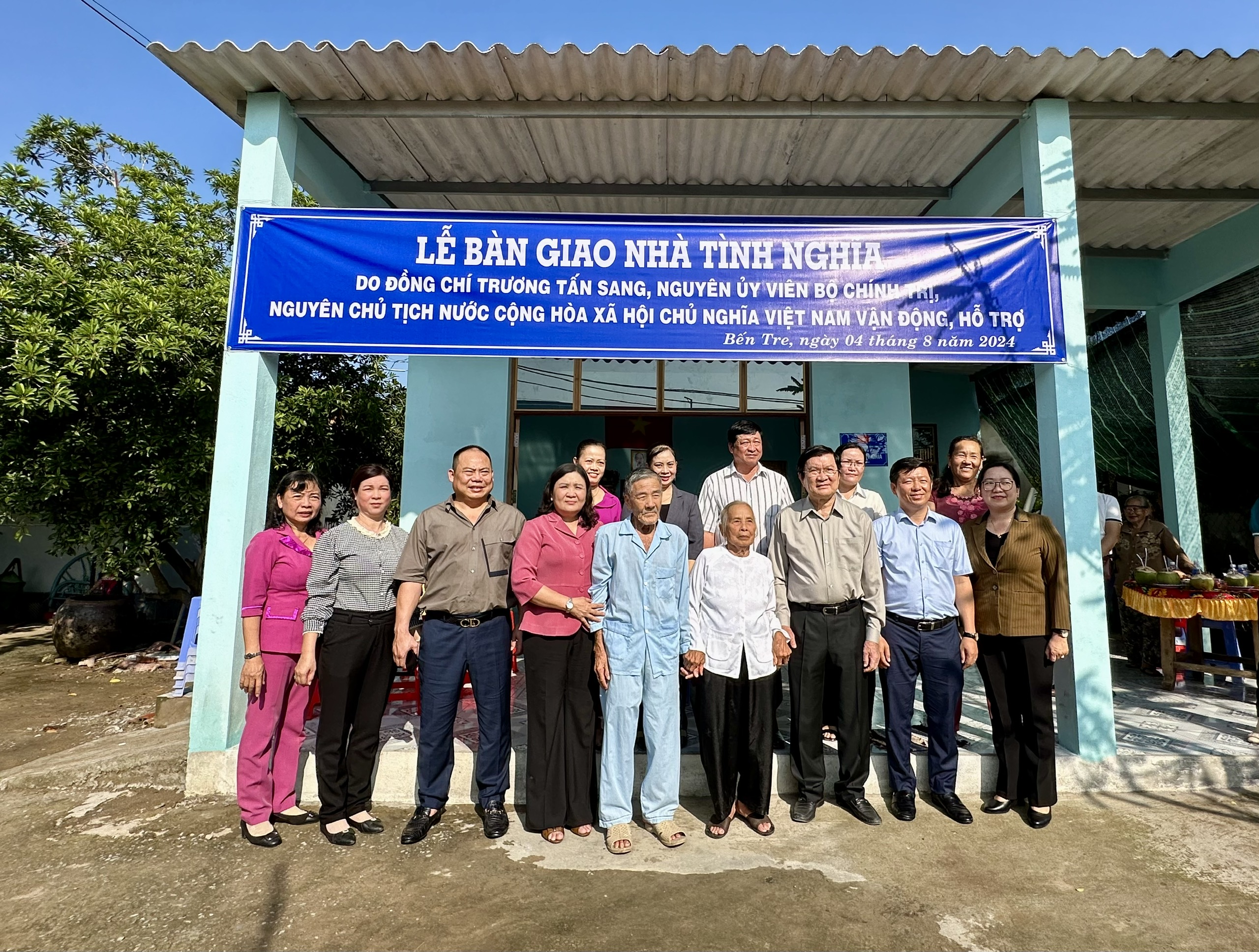 Bến Tre Bàn giao nhà tình nghĩa và khởi công nhà Đại đoàn kết