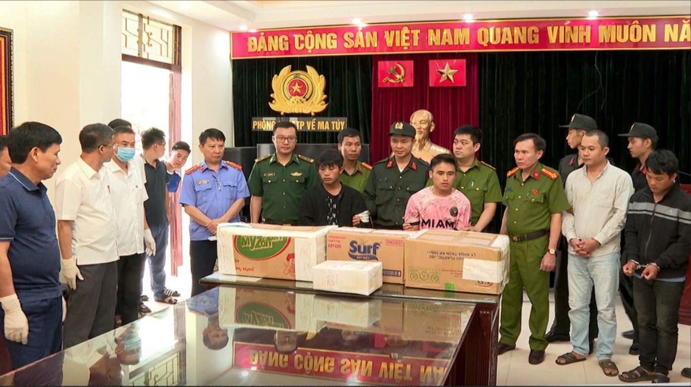 Triệt phá đường dây vận chuyển ma túy xuyên quốc gia