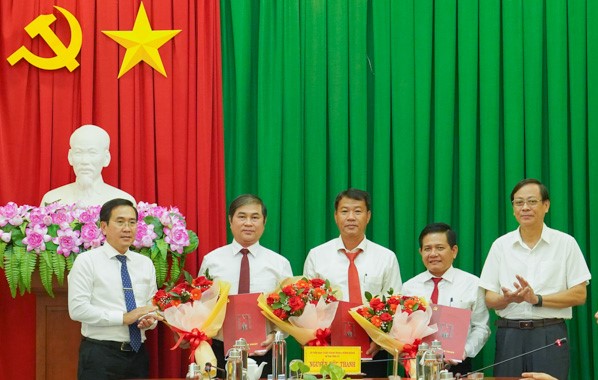 Ninh Thuận Công bố quyết định về công tác cán bộ
