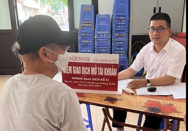 Từ ngày 1 9, cả nước sẽ thực hiện chi trả lương hưu qua tài khoản