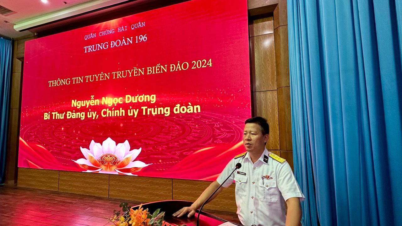 Trung đoàn 196 Hải quân phối hợp tuyên truyền biển, đảo