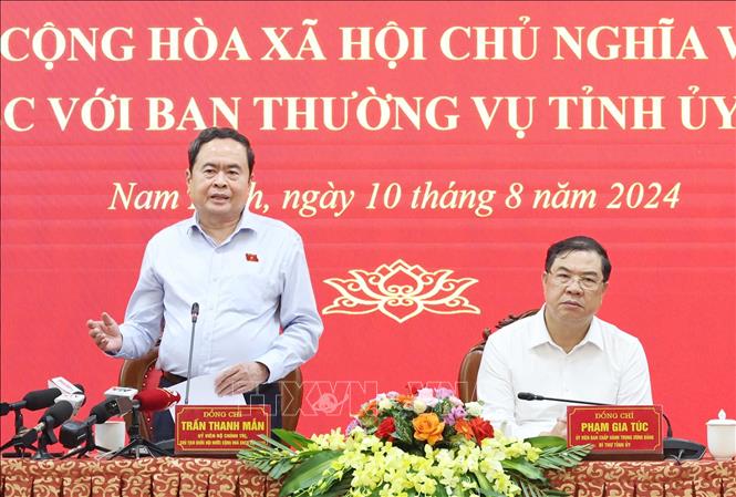 Nam Định phấn đấu bứt phá đi lên