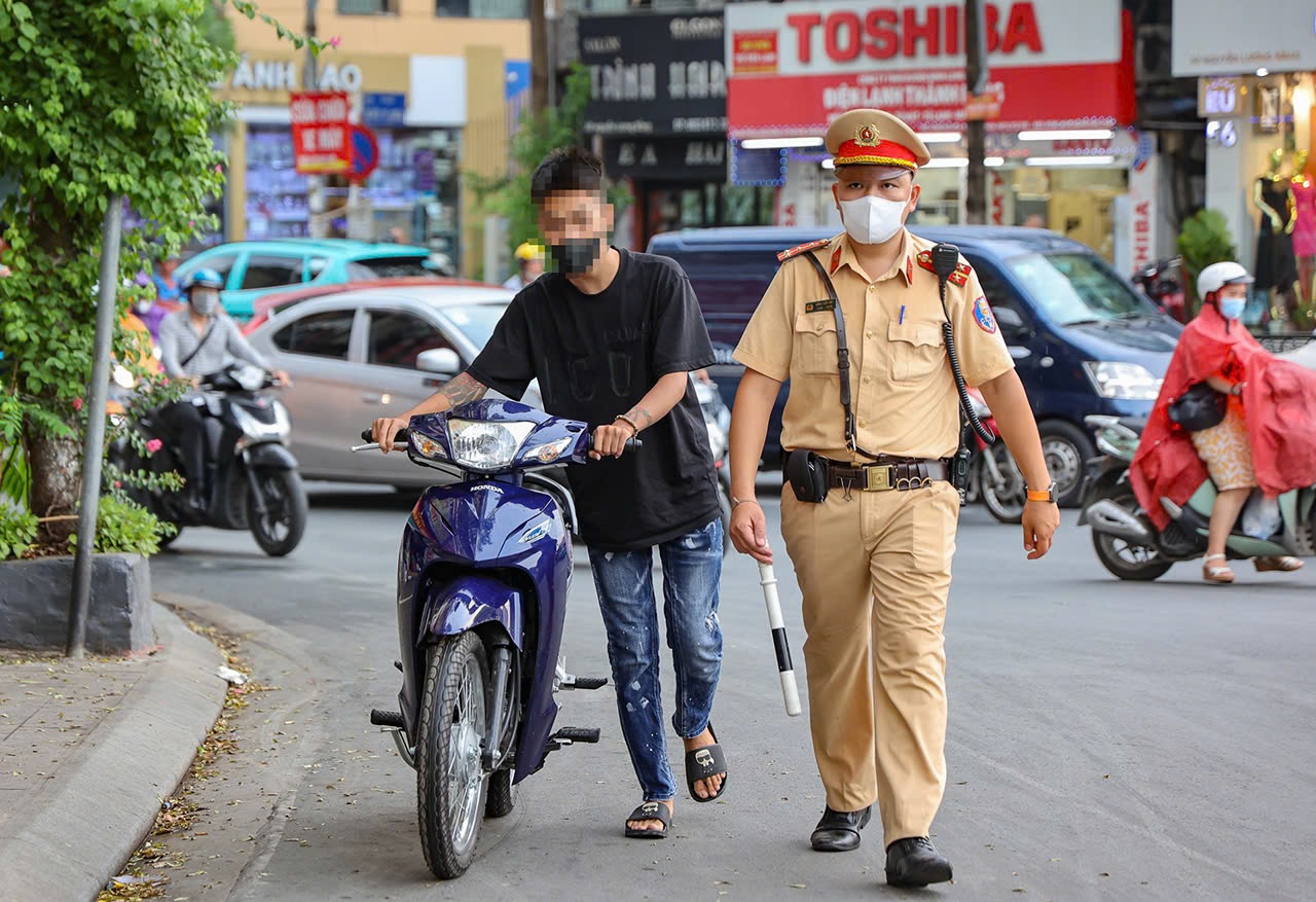 Hà Nội Gần 10 nghìn trường hợp vi phạm giao thông bị lập biên bản