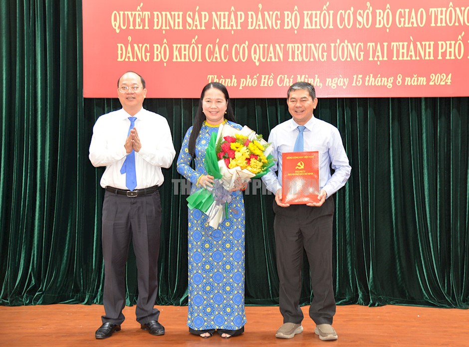 Sáp nhập Đảng bộ Khối cơ sở Bộ Giao thông Vận tải vào Đảng bộ Khối các cơ quan Trung ương