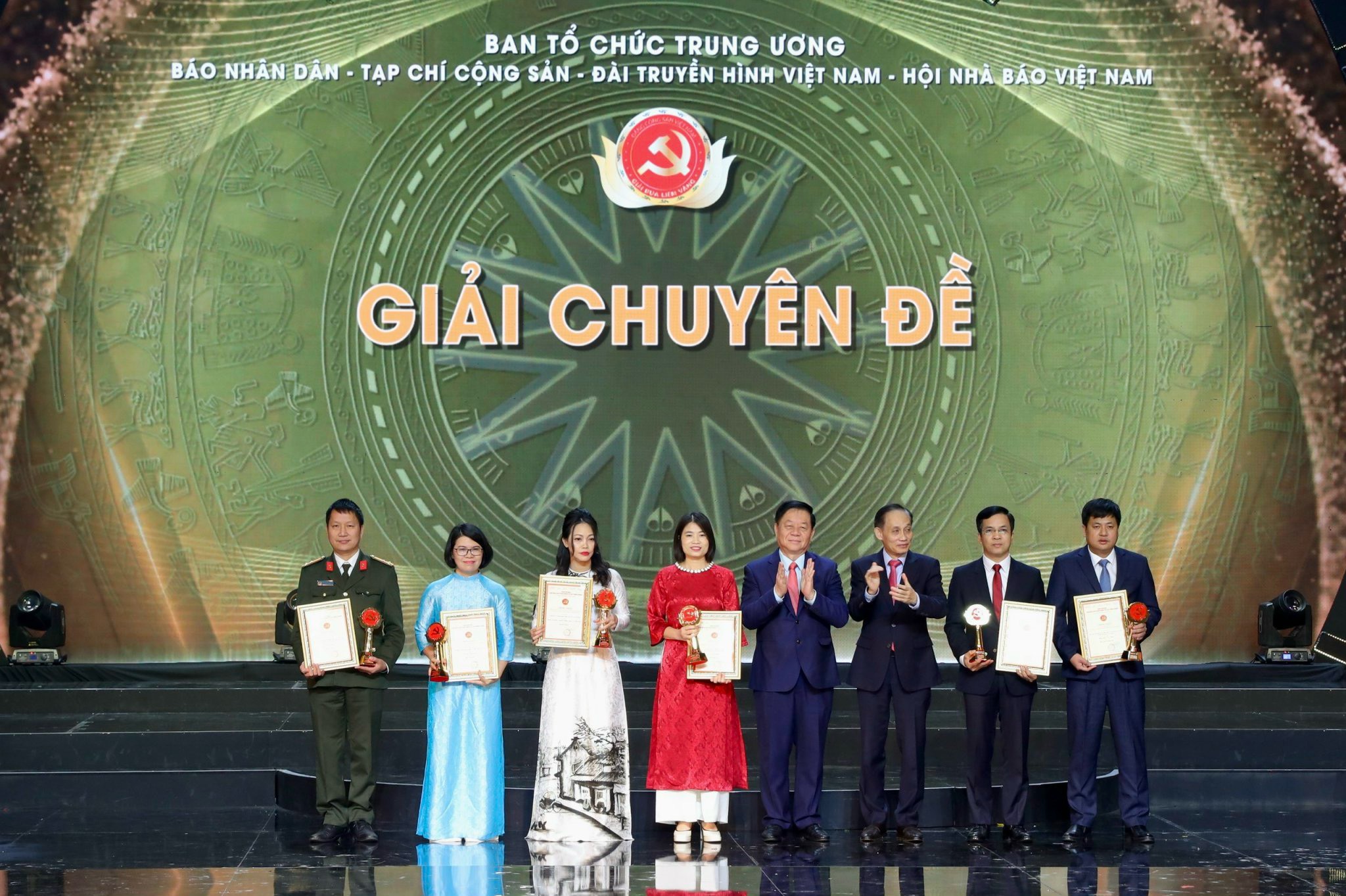 Đảng ủy Agribank tổ chức Cuộc thi viết về công tác xây dựng Đảng năm 2024