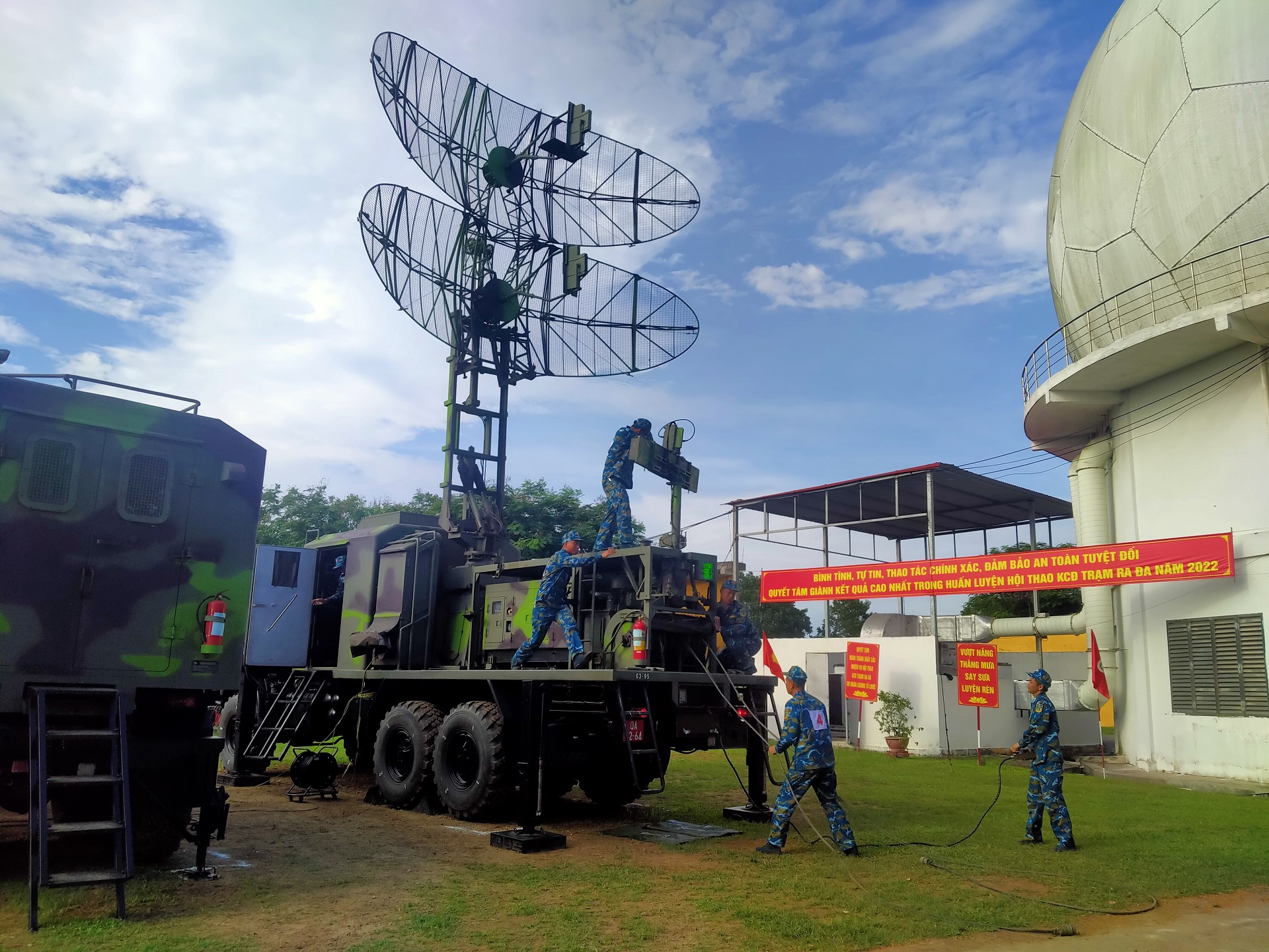 Tự hào 45 năm canh trời Tổ quốc