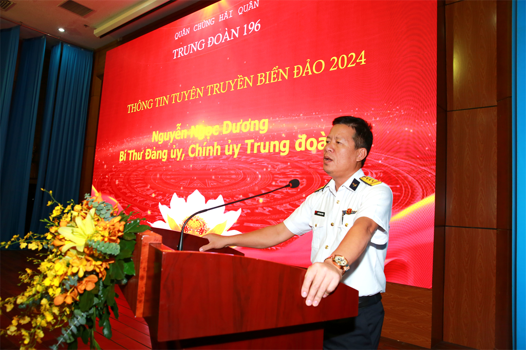 BSR Thăm hỏi, động viên cán bộ, chiến sĩ ra đa tại huyện đảo Lý Sơn