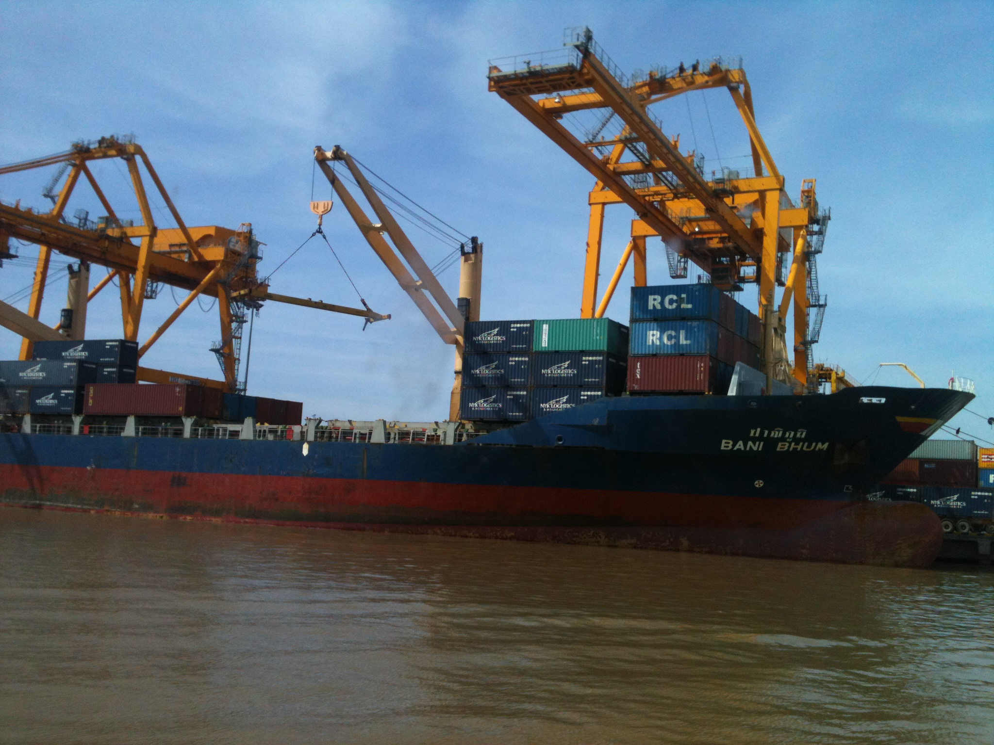 Kim ngạch xuất khẩu của Việt Nam sang Singapore tăng mạnh