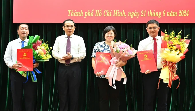Ban Bí thư chuẩn y 4 đồng chí tham gia Ban Thường vụ Thành ủy TP Hồ Chí Minh
