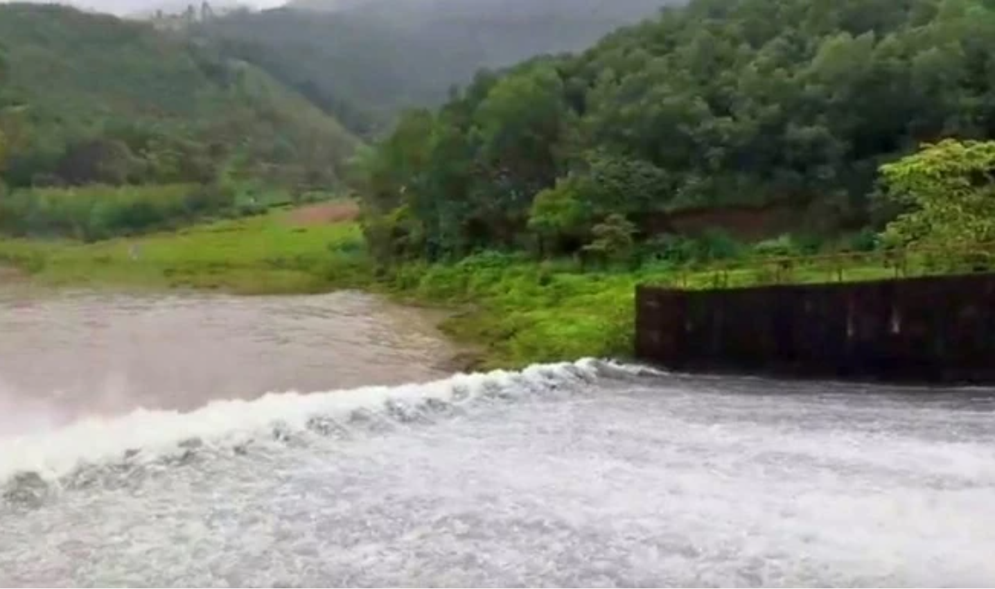 Thái Nguyên Hồ Núi Cốc xả lũ từ 10 giờ 30 phút ngày 23 8