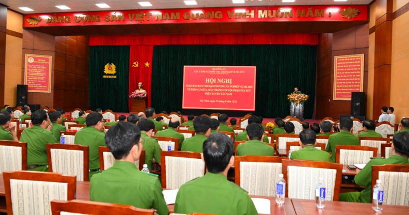 Phải chuyển trạng thái đấu tranh từ truyền thống sang hiện đại để ngăn chặn tội phạm ma túy