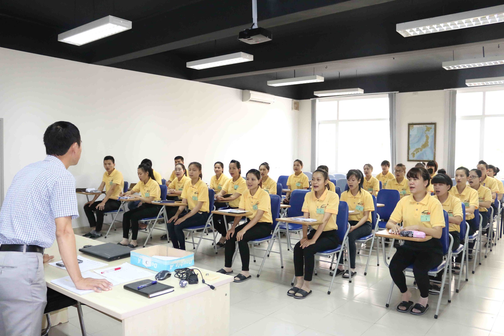 Xuất khẩu lao động có phải nộp tiền môi giới